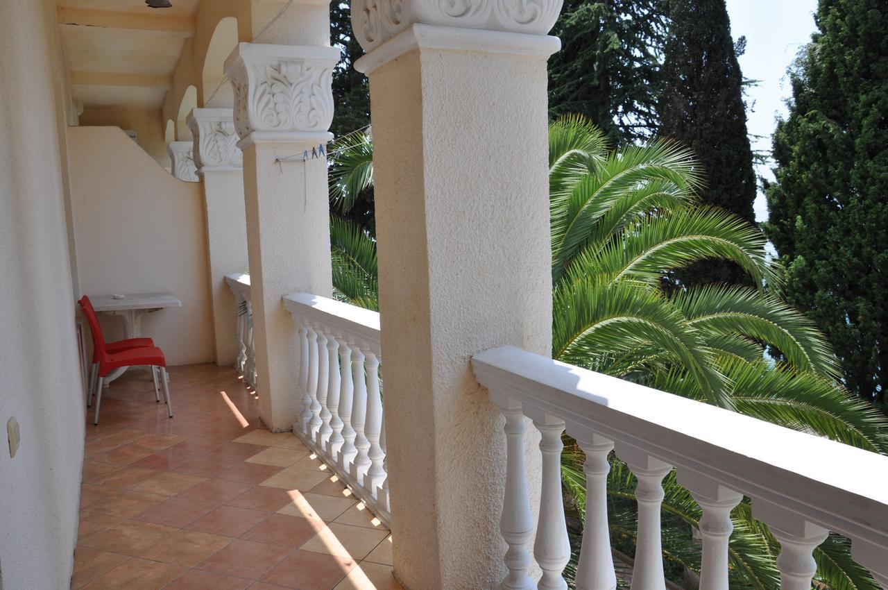 Гагрипш Курортный Комплекс Gagra Exterior foto